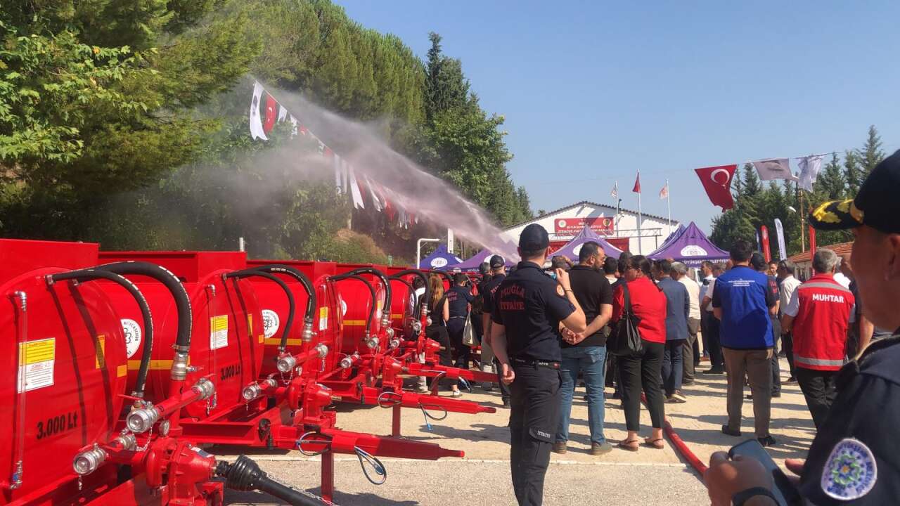 Yangın Tankeri Teslim Töreni Gerçekleşti: Muğla İtfaiyesi 72 Yeni Araç ve 180 Personelle Güçleniyor 2